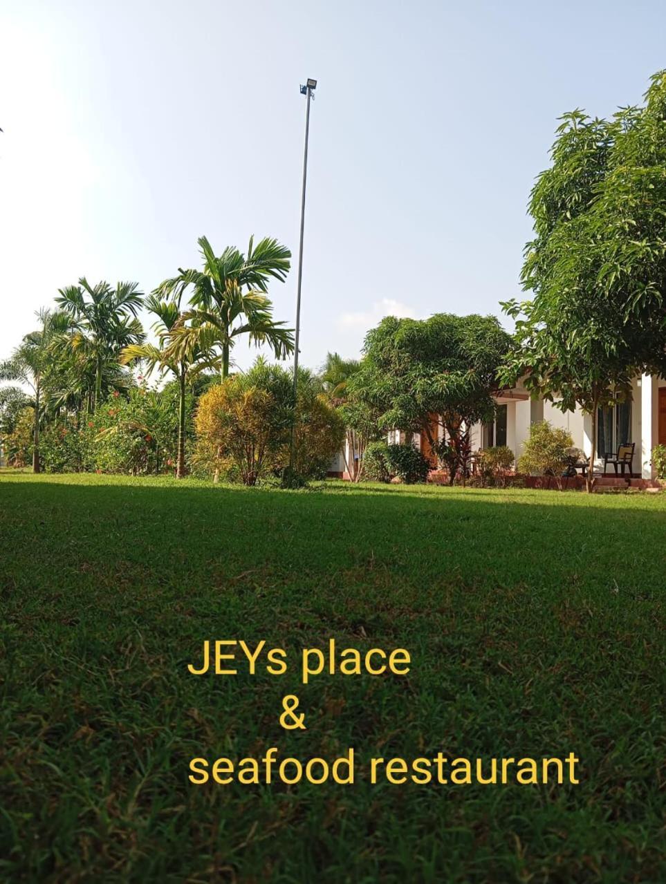 Jeys Place Нилавели Екстериор снимка