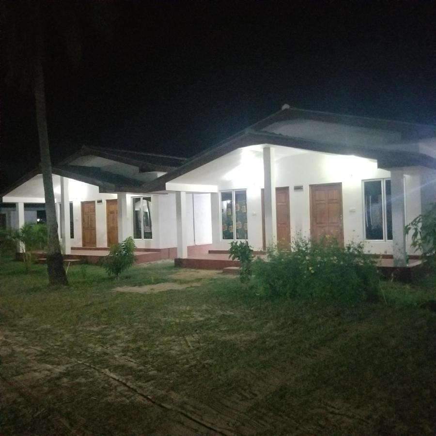 Jeys Place Нилавели Екстериор снимка